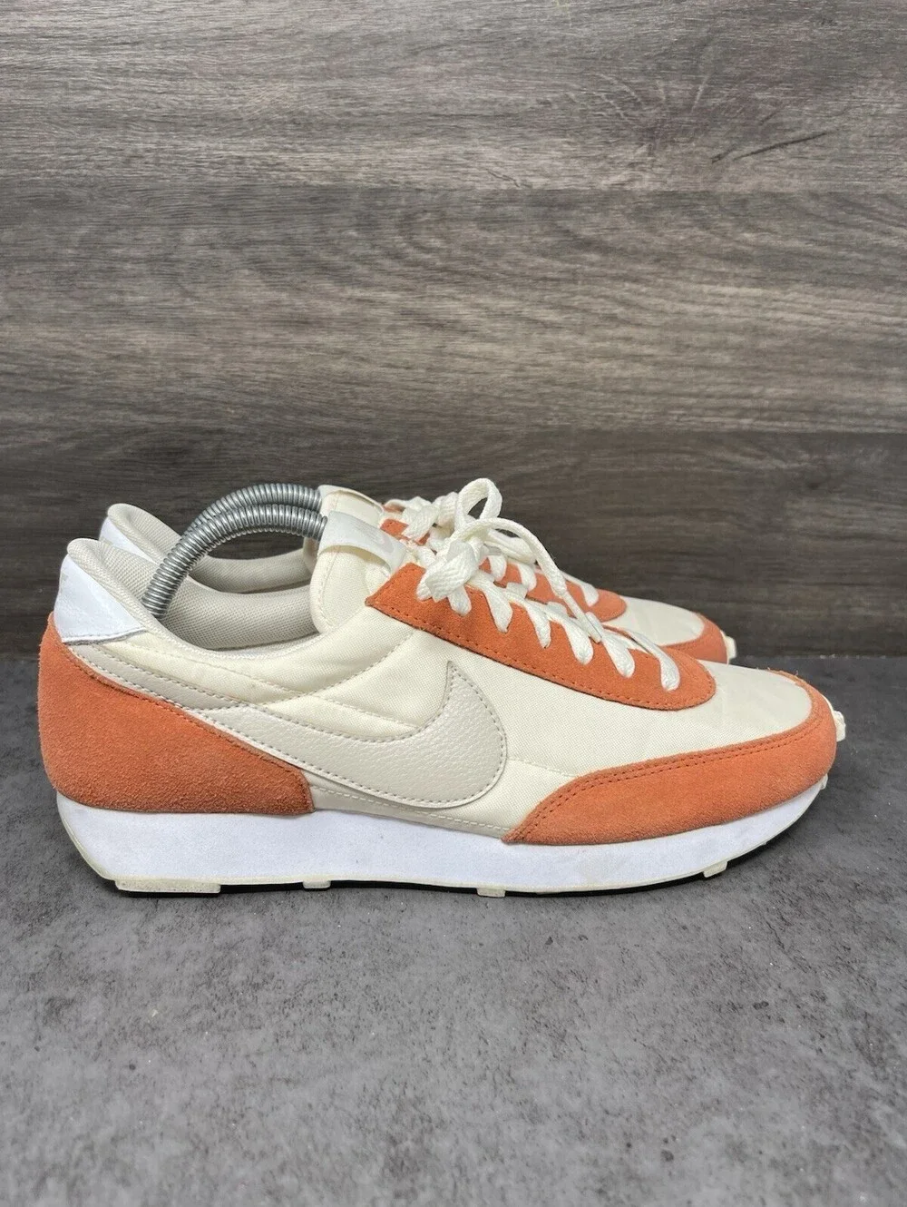Nike Daybreak Sneakers Womens Size 9.5 Pale Ivory Desert Sand Orange CK2351-106